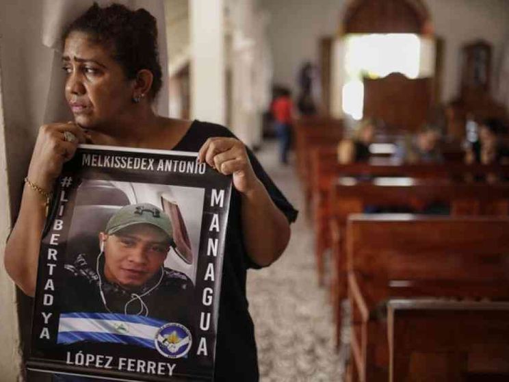 Blitz dei paramilitari nella cattedrale di Managua: picchiati prete e suora