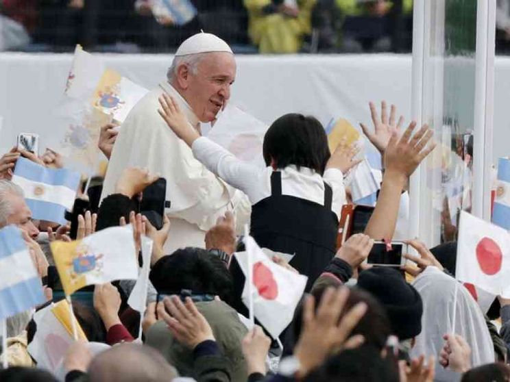 Il monito del Papa nelle due "città martiri": le armi atomiche sono immorali