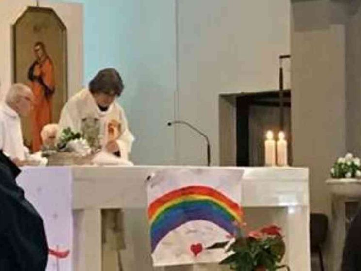 "Bella ciao" a Messa? Il vescovo Tardelli: «Incomprensibile, sono amareggiato»