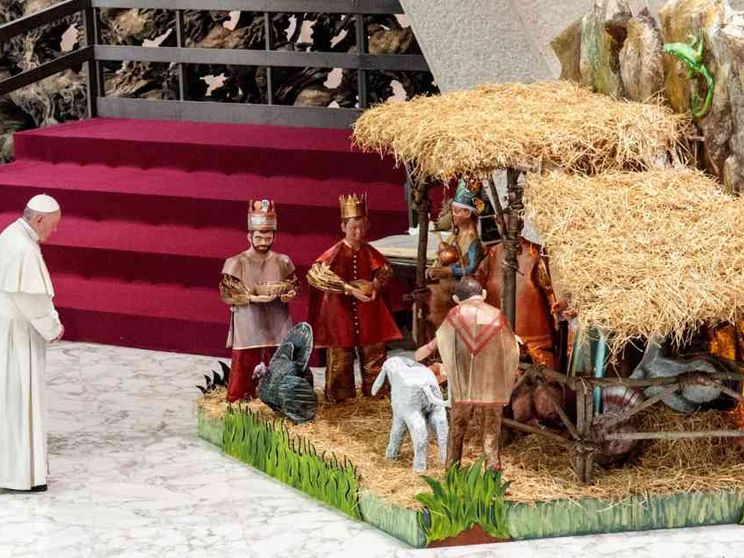 Francesco: «Domenica sarò a Greccio, vi invierò una lettera sul Presepe»