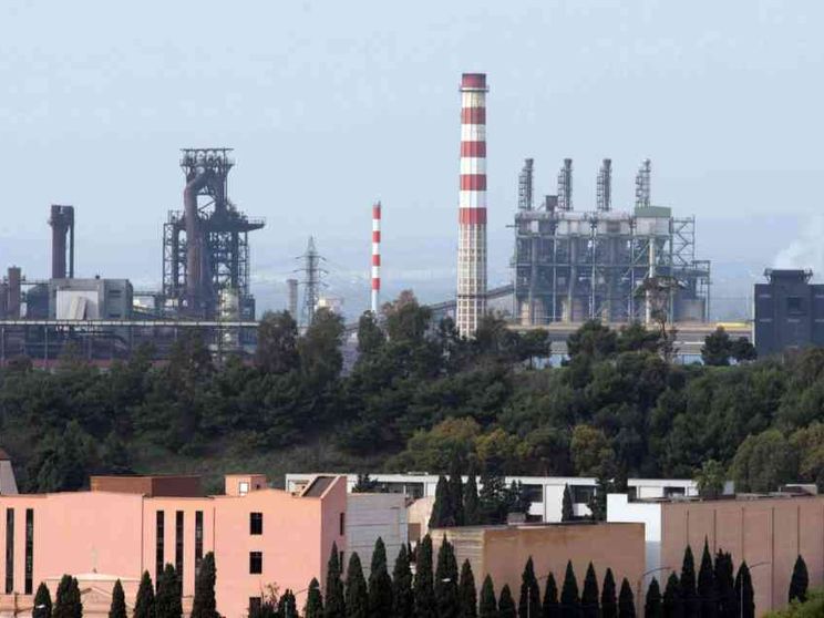 «Ex Ilva, gli esuberi saranno 4.700». I sindacati: sciopero