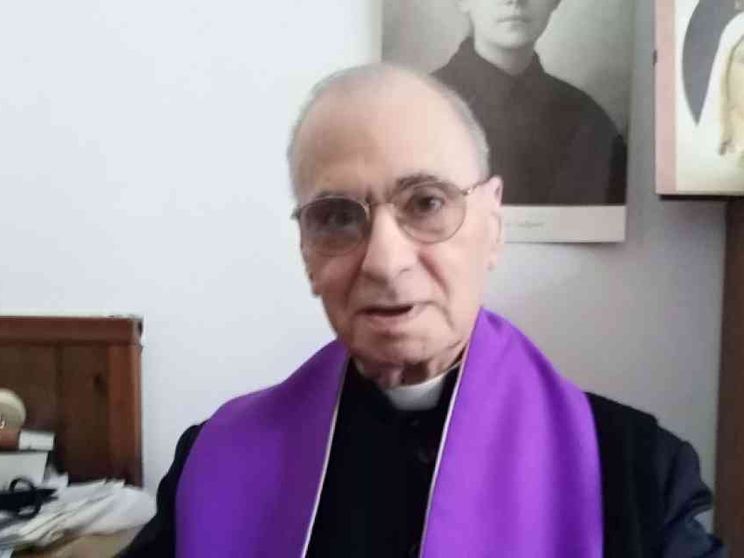 Padre Cavallo, 100 anni, in missione contro Satana