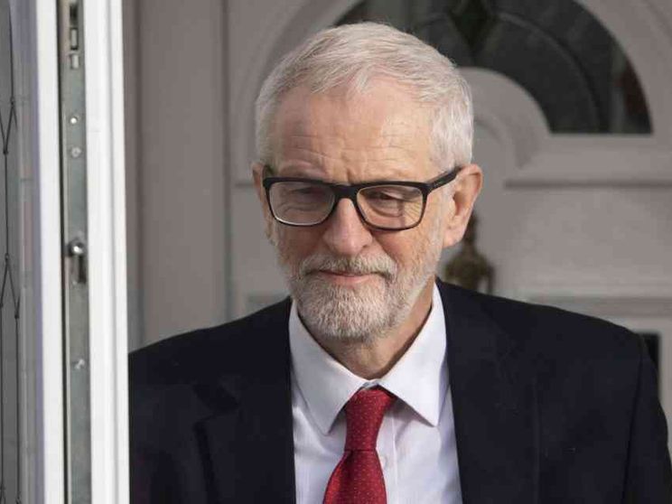 Corbyn paga tre anni di giravolte sulla Brexit