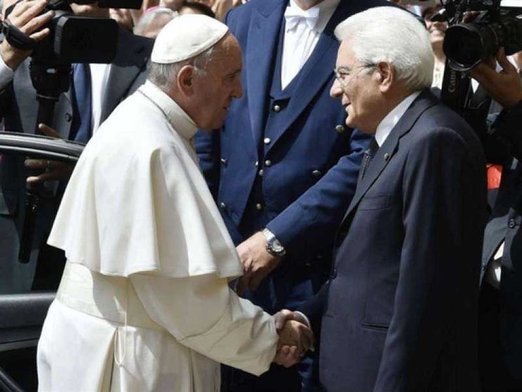 Mattarella: «Il suo esempio per preservare la pace»