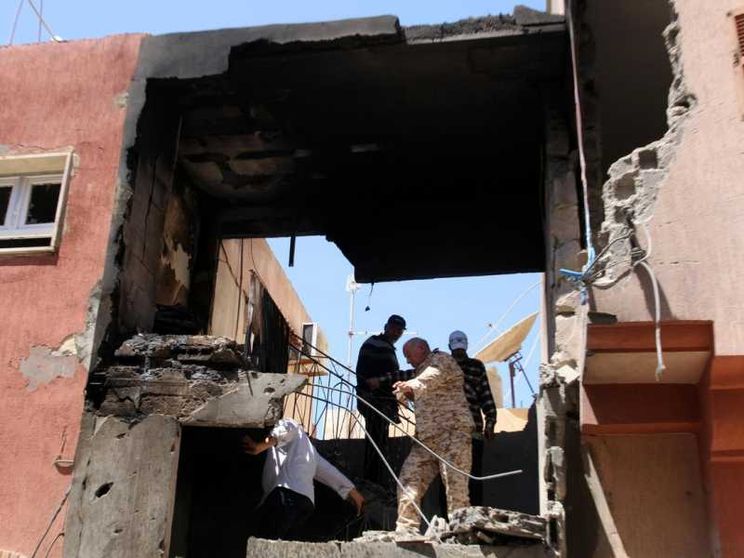 La Libia esplode, l'Italia prova la tardiva politica dei due forni