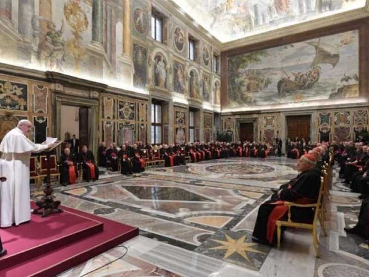 Il Papa: «Oggi l'Occidente non è più cristiano»