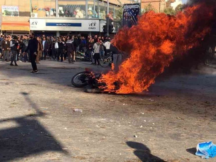 Anche le donne hanno acceso la benzina della rivolta in Iran