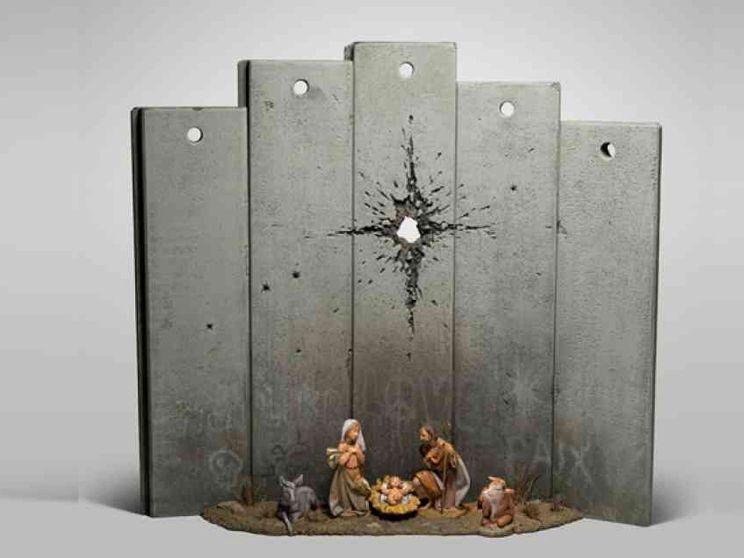 Il presepe di Banksy a Betlemme che fa riflettere