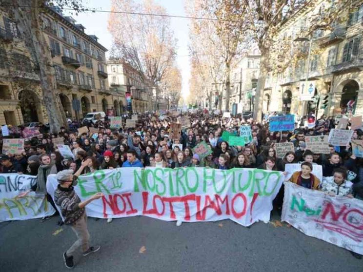 L'appello degli intellettuali: «Una Costituente della Terra»