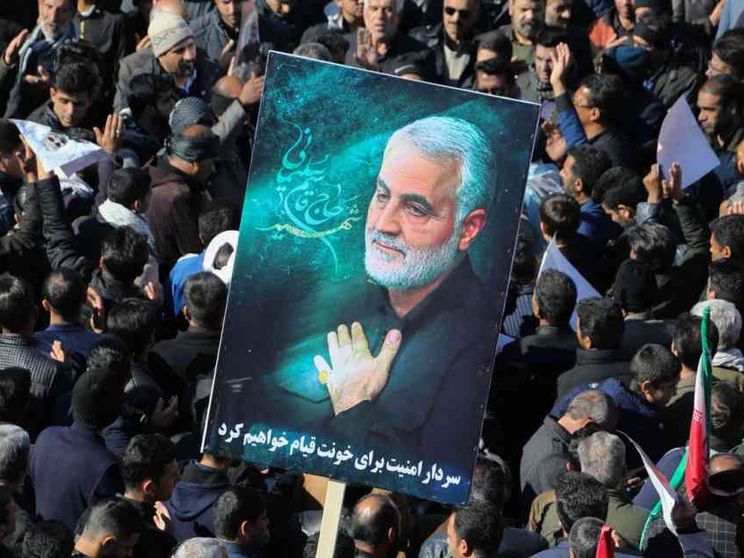 Gli ayatollah, la salma di Soleimani e tanta propaganda