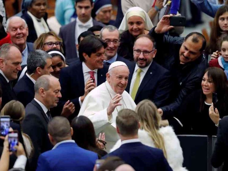 Il Papa: accogliamo con amore fraterno. No al gelo dell'indifferenza