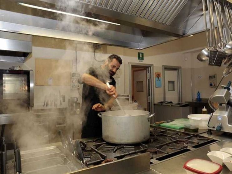 «Campanile chef»: come i cuochi delle parrocchie si sfidano ai fornelli