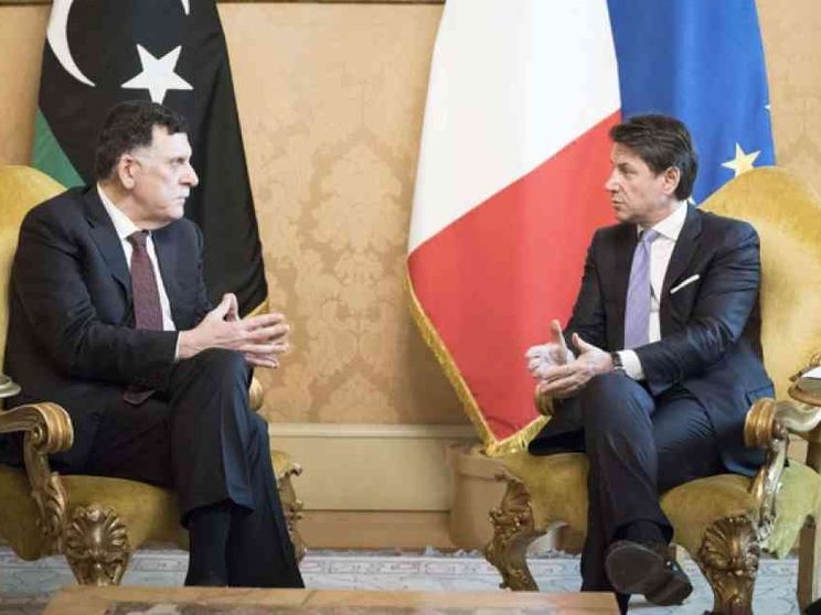 Libia, Sarraj da Conte: sì alla tregua. «Ma Haftar ritiri le truppe»