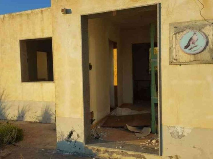 Vandali distruggono la sede Scout a Ramacca. È il terzo caso in Sicilia