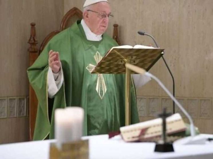 Il Papa: l'autorità non è comando, ma coerenza e testimonianza