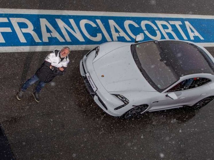 Mercato auto, il lusso va più veloce dei “generalisti”