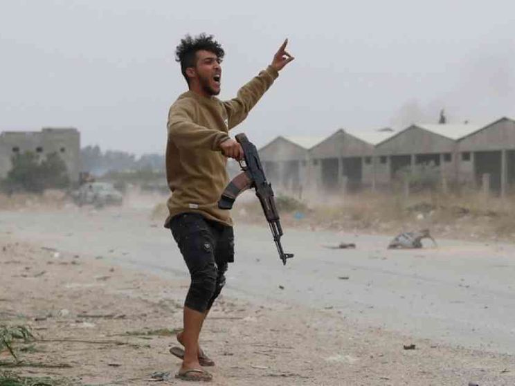 Migranti come carne da cannone, arruolati coi ricatti dalle milizie libiche