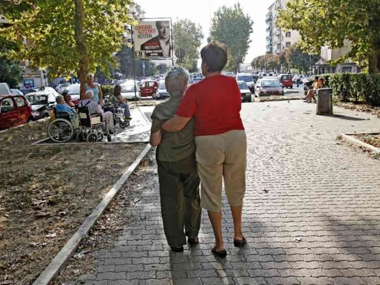 Impresa difficile e possibile è curare i nostri vecchi