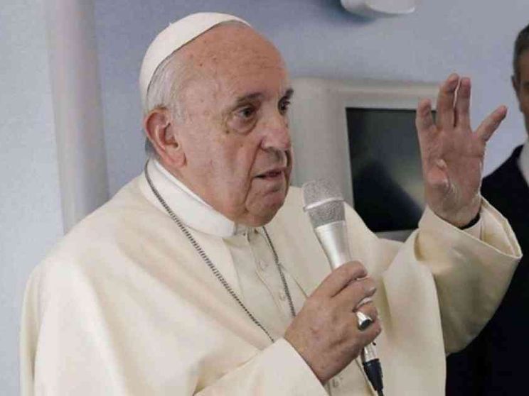 Il Papa: torniamo a raccontare il bene, e il bello che ci abita