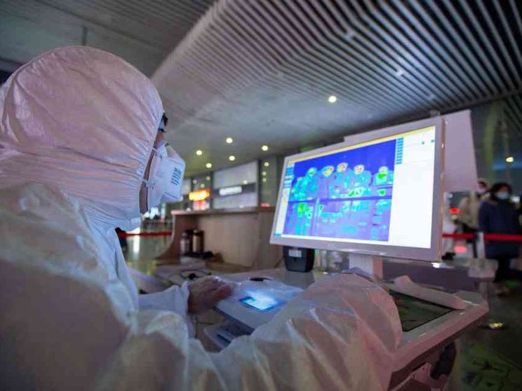 Coronavirus, 106 vittime. Trump offre aiuto a Pechino. E l'Oms: rischio alto