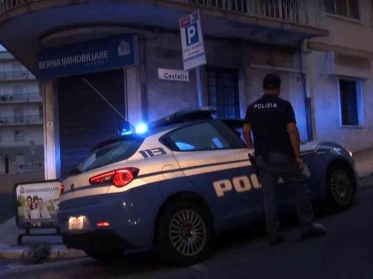 Suora accoltellata in chiesa per salvare la vita al prete. Grave ma ce la farà