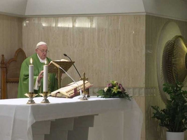 Il Papa: Dio piange per noi quando ci allontaniamo da Lui