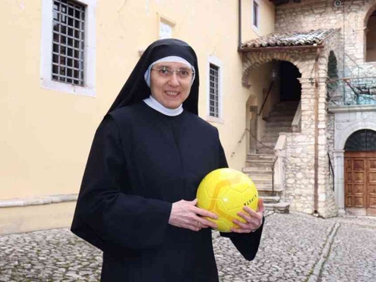 La "fede" rossonera di suor Giacomina