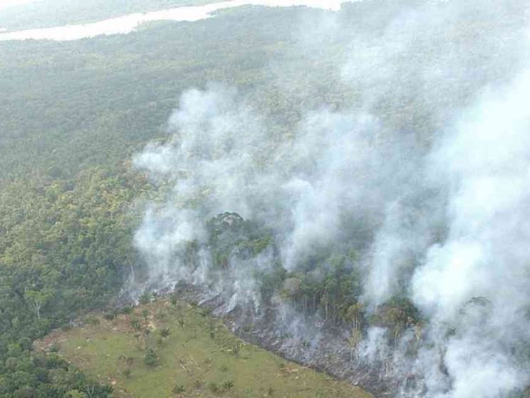 Bolsonaro non si ferma più: miniere nelle terre dei nativi
