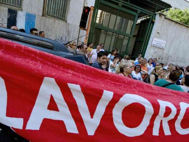 Diminuiscono le imprese, ma crescono gli addetti