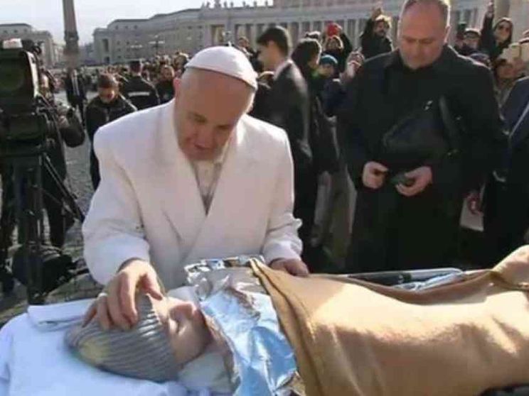 Don Angelelli (Cei): «Bussiamo alla porta di chi soffre