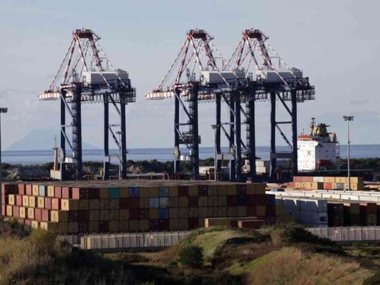 Bilancia commerciale: record storico con saldo che sfiora i 53 miliardi