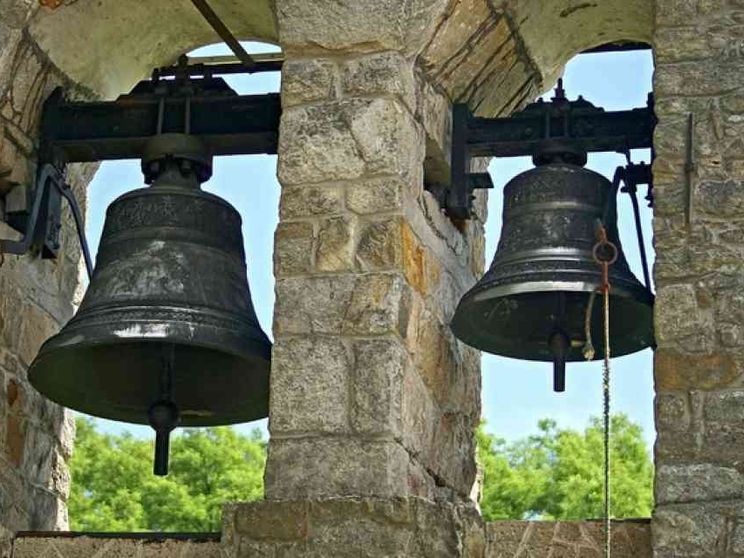L'Italia che suona le campane quando nasce una nuova vita
