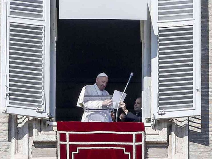 Il Papa: chi fa la guerra non sa dominare le proprie passioni