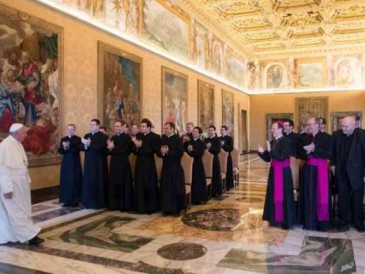 Il Papa: un anno in missione per i futuri diplomatici della Santa Sede