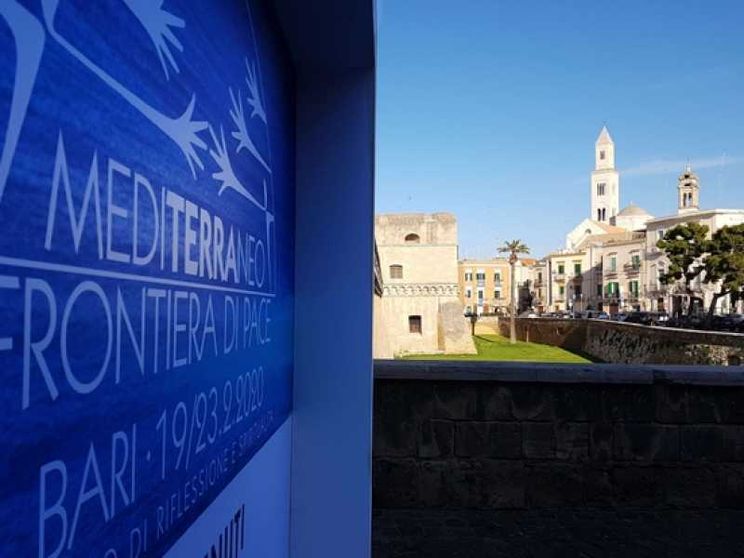 Incontro Mediterraneo: dalle mostre ai "Peace mob", la Puglia si mobilita