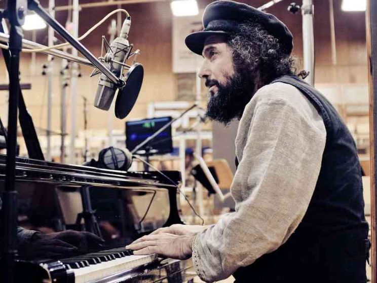 Vinicio Capossela: «Nel mio “Bestiario d'amore” la canzone incontra il sacro»