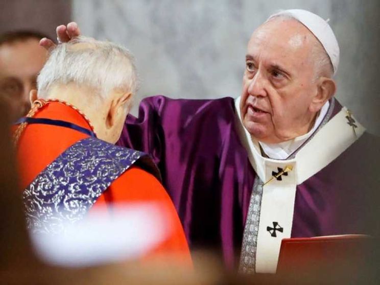 Papa Francesco: riconosciamo che le nostre misere ceneri sono amate da Dio
