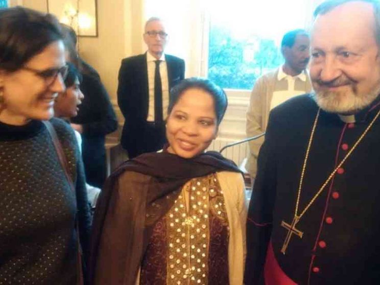 Asia Bibi ora è cittadina onoraria di Parigi. E ringrazia anche l'Italia