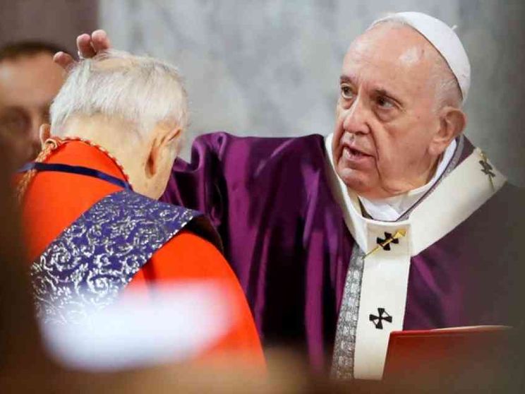 Papa Francesco: riconosciamo che le nostre misere ceneri sono amate da Dio