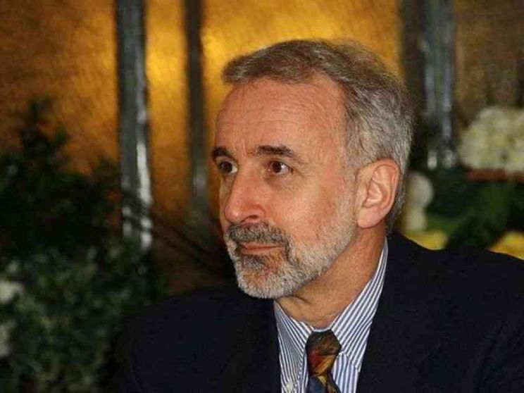 Lo psichiatra: fluidità di genere negativa. Spinge a trascurare il disagio