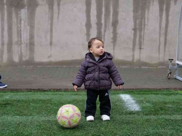 Così i campioni italiani insegnano il calcio ai rifugiati siriani
