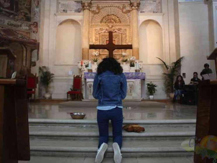 Il cardinale Bassetti: preghiamo per l'Italia. Anche in famiglia