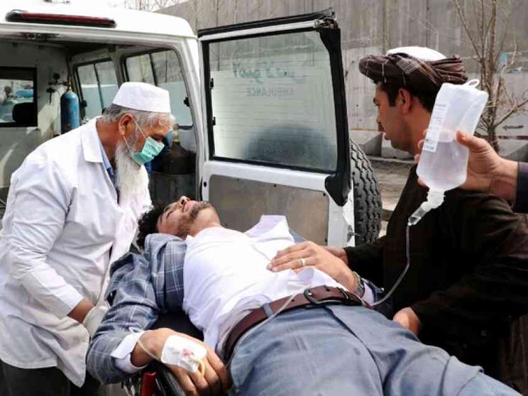 Spari al comizio: 27 vittime alla commemorazione di Mazari