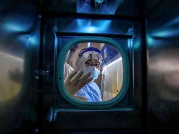 Corsa al vaccino, il mondo unito