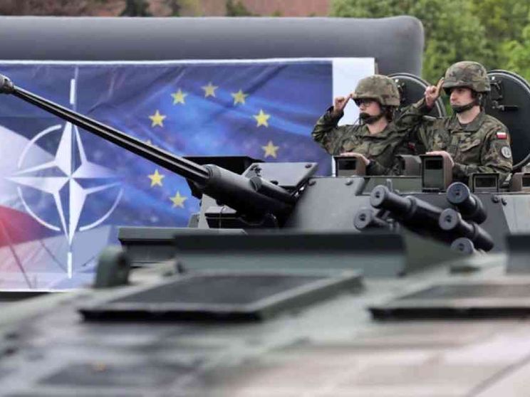 L'esercitazione militare della Nato contro l'«esercito» delle fake news