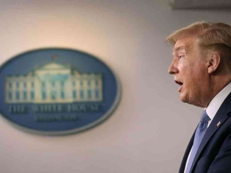 Trump cede: crisi fuori controllo. L'Oms: «Un test per l'umanità»