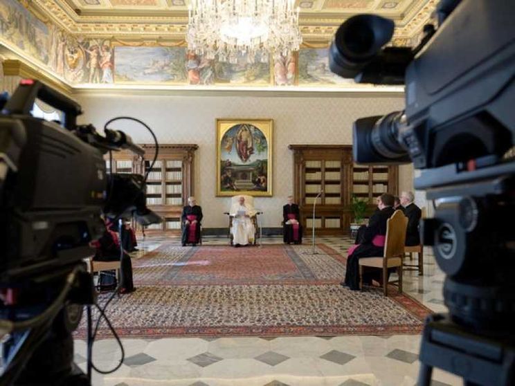 Il Papa: preghiamo per quanti sono nella prova della pandemia