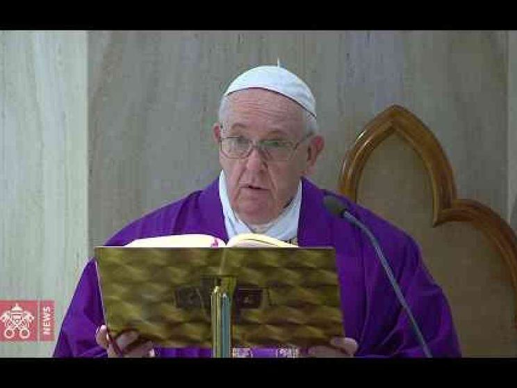 Il Papa prega per quanti sono morti a causa del coronavirus