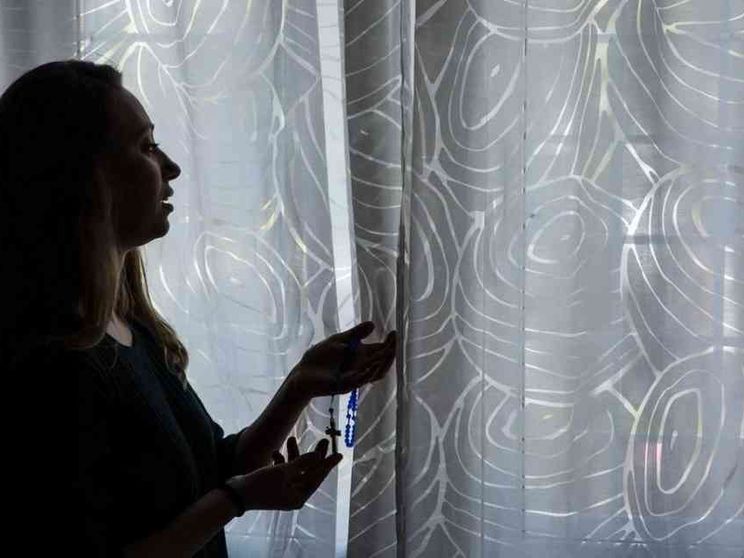 Come pregare per i cari morti in questi giorni senza Messa né funerali