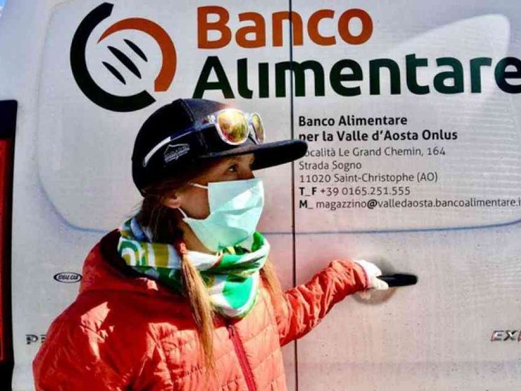 Anna e gli altri, che portano il pane: perché la fame non va in quarantena